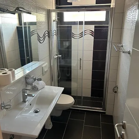 Bonavita 3*
